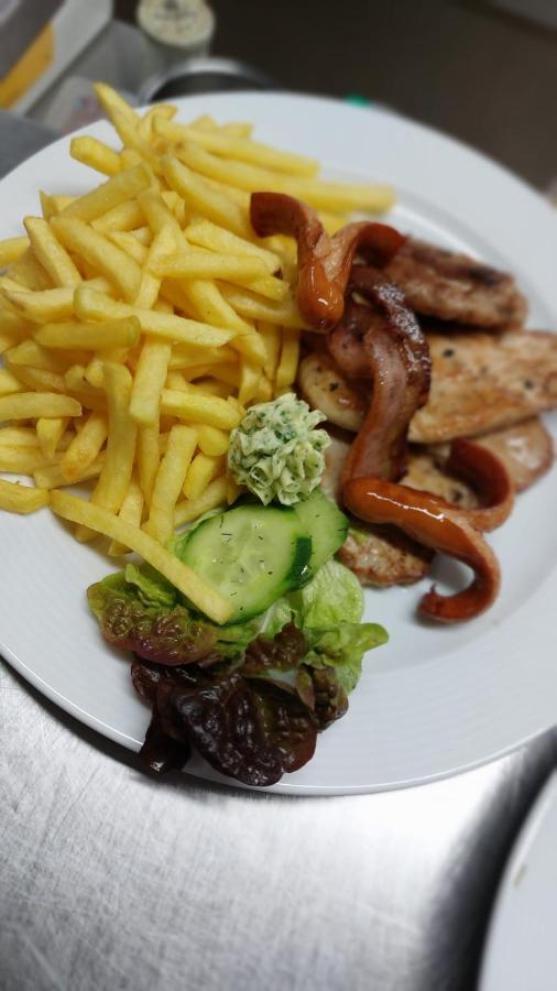 Hotel-Restaurant Kreuzhuber Neuburg am Inn Экстерьер фото